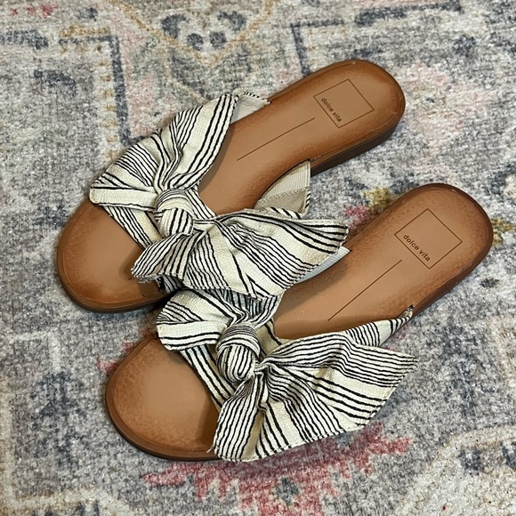 Dolce Vita Parin Striped Oversize Bow Sandals - Picture 3 of 7